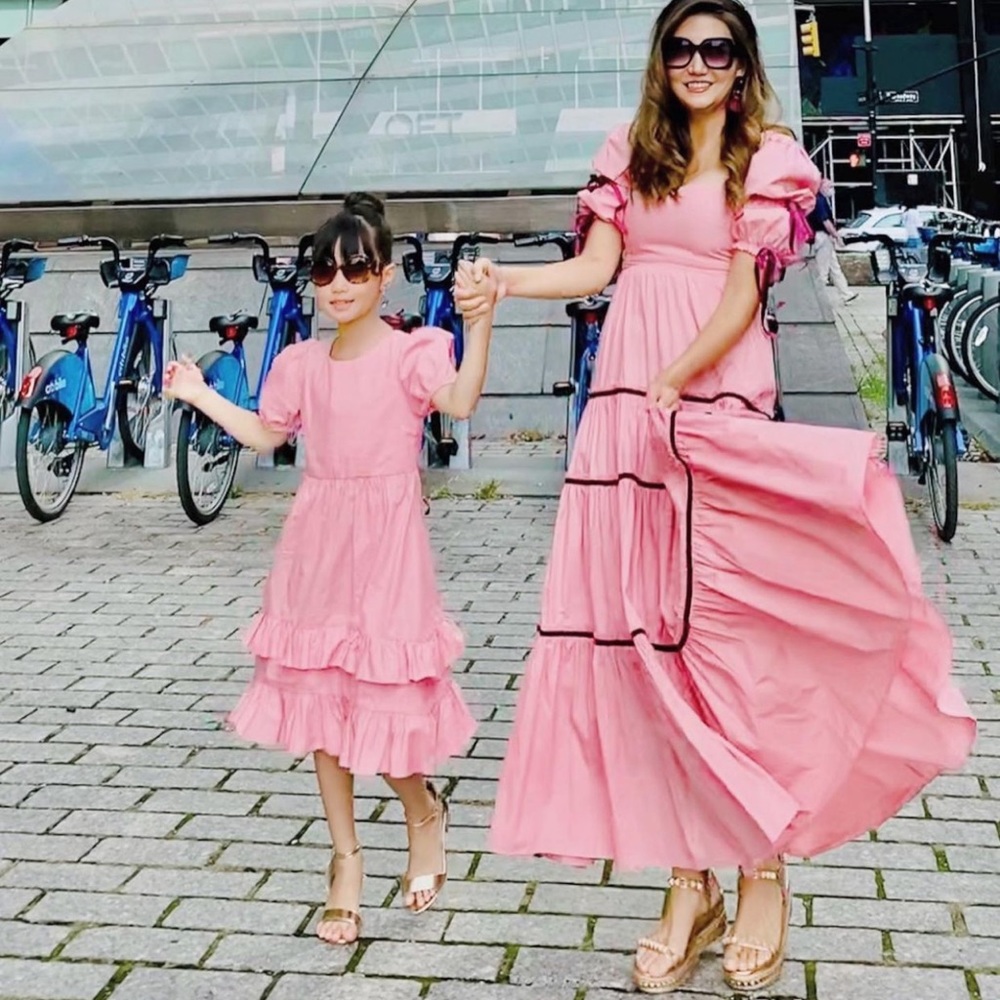 Pink puff shoulder dress-matching daughter dress avail in separate listing - Picture 10 of 12